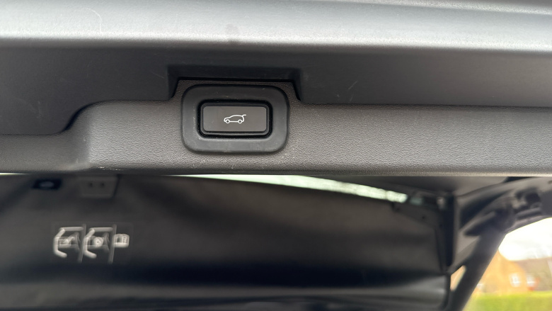 Land Rover Discovery 3.0 D300 R-Dynamic SE 5dr Auto Diesel Station Wagon